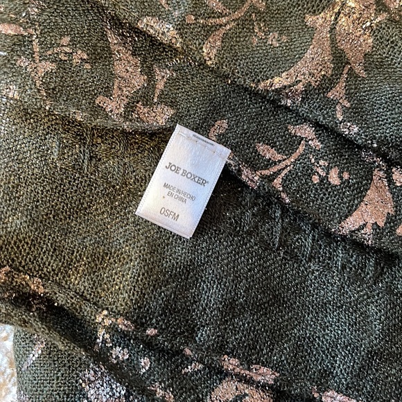 Shawl - Picture 3 of 3